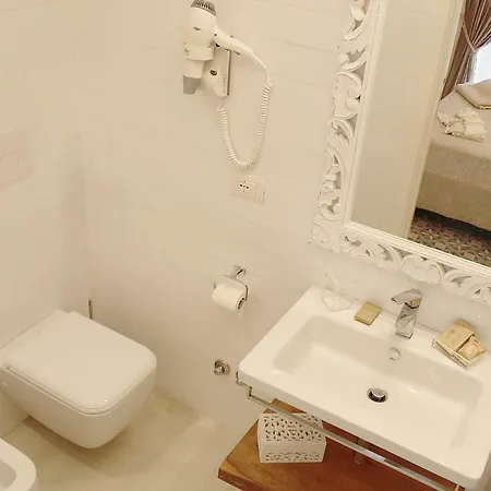 Estlevante Oda ve Kahvaltı 4*