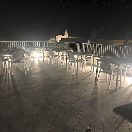Estlevante Oda ve Kahvaltı