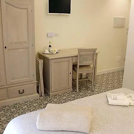 Estlevante Bed & Breakfast 4*