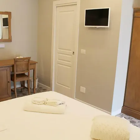 לינה וארוחת בוקר Estlevante