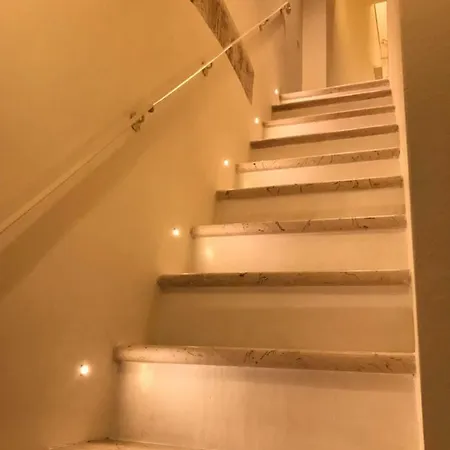 Estlevante Oda ve Kahvaltı 4*